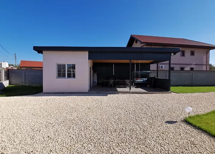 Casutele Amaliei Vendégház 3*